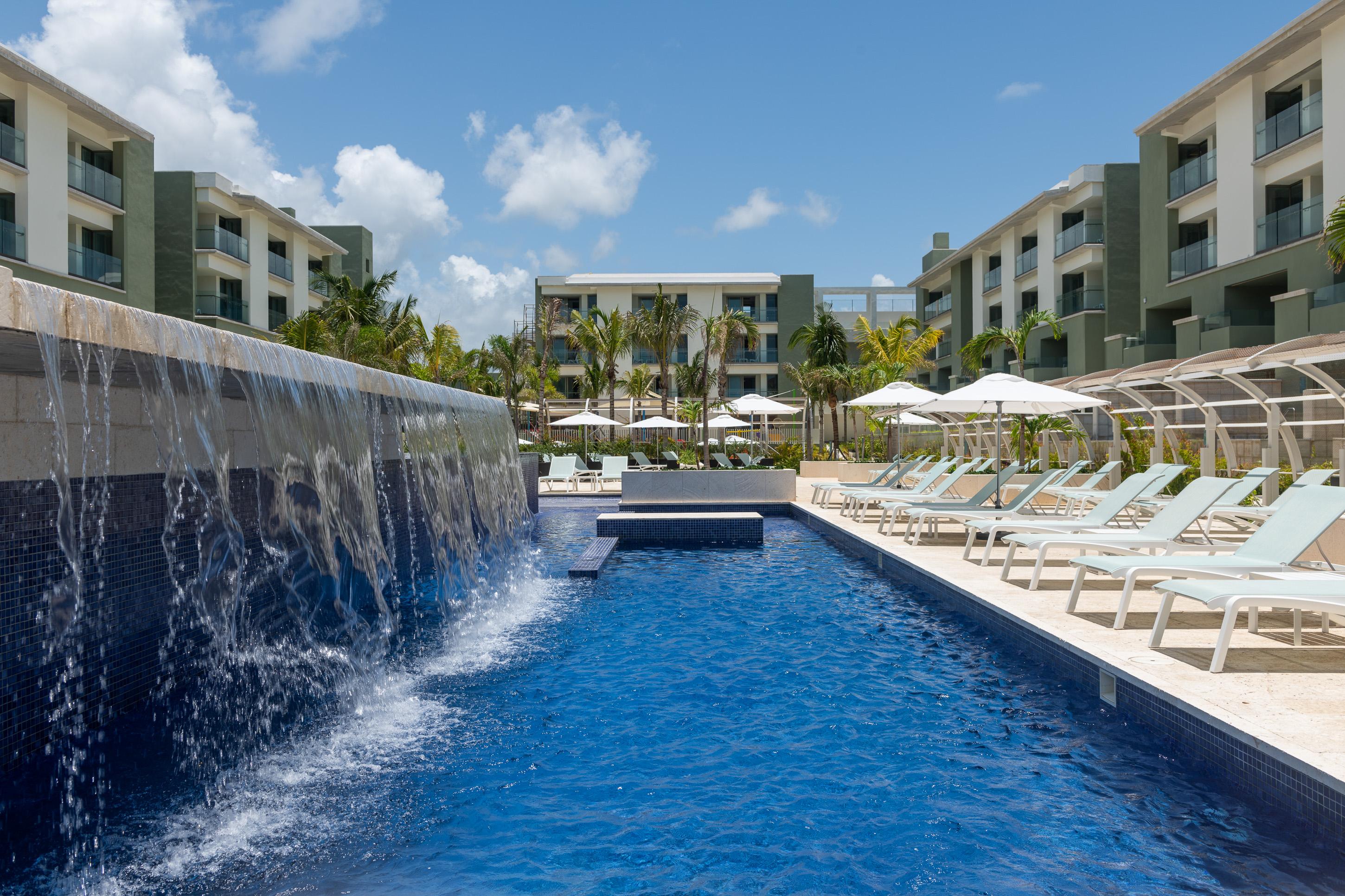 Catalonia Grand Costa Mujeres All Suites & Spa Cancún Exteriör bild The Fives Beach Hotel & Residences