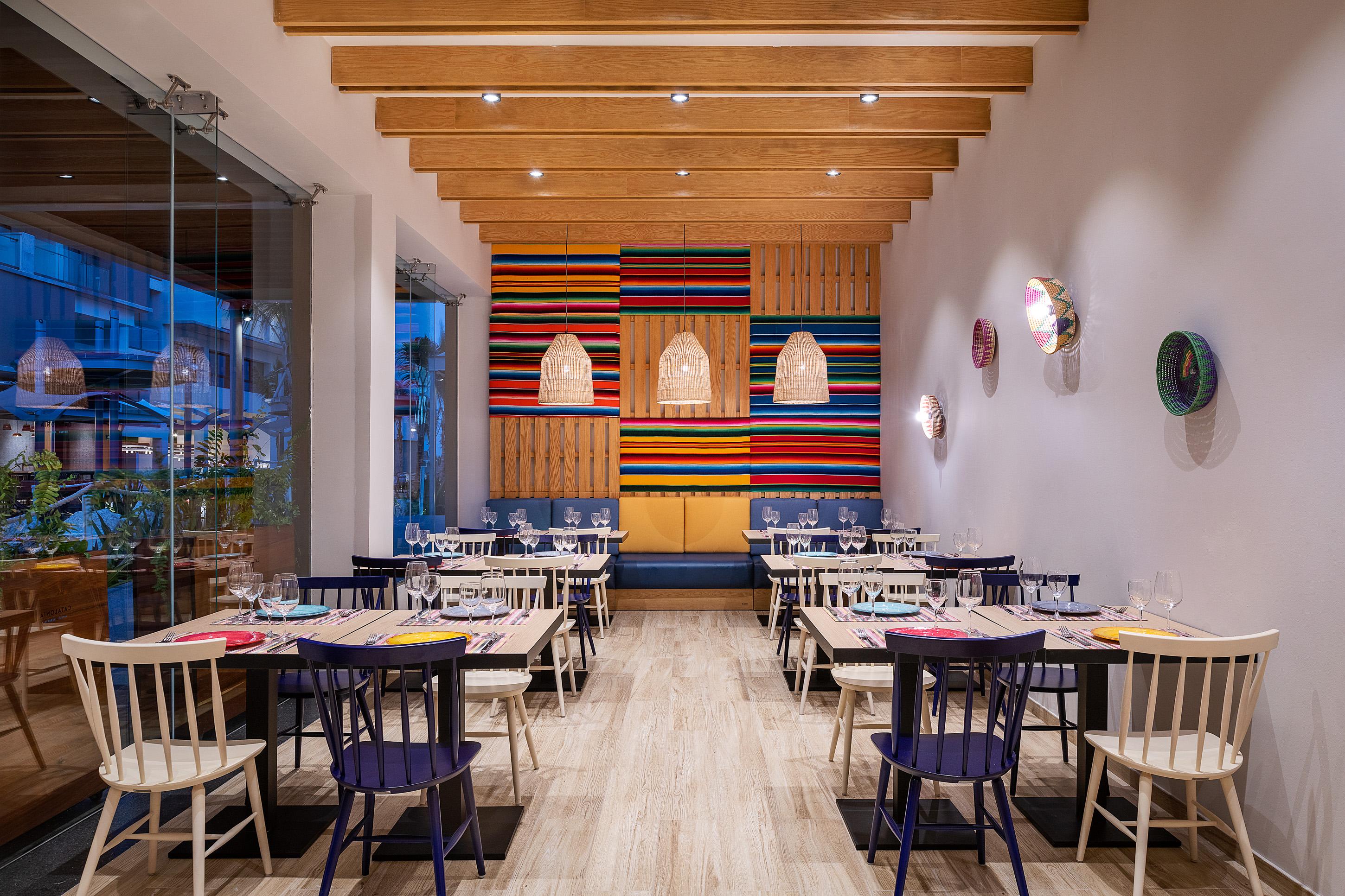 Catalonia Grand Costa Mujeres All Suites & Spa Cancún Exteriör bild Restaurant in the hotel
